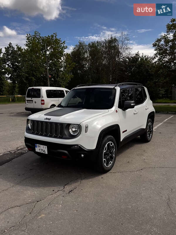 Внедорожник / Кроссовер Jeep Renegade 2015 в 