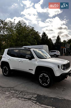 Внедорожник / Кроссовер Jeep Renegade 2015 в 