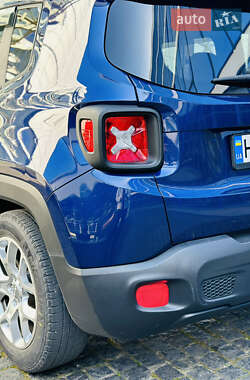 Внедорожник / Кроссовер Jeep Renegade 2016 в 