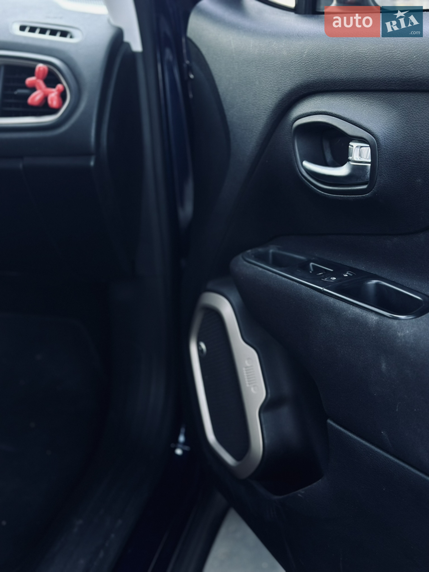 2016 Jeep Renegade - мініатюра 16