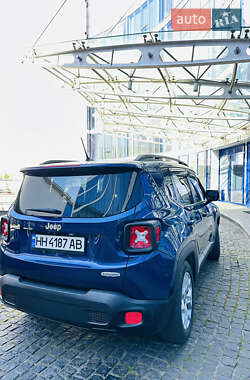 Внедорожник / Кроссовер Jeep Renegade 2016 в 