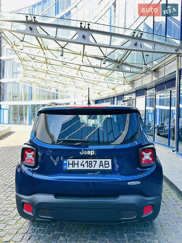 Внедорожник / Кроссовер Jeep Renegade 2016 в Одессе