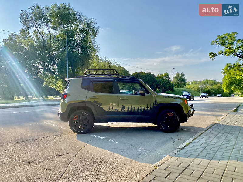 Внедорожник / Кроссовер Jeep Renegade 2015 в 