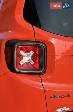 Внедорожник / Кроссовер Jeep Renegade 2015 в 