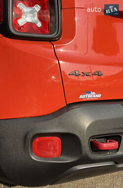 Внедорожник / Кроссовер Jeep Renegade 2015 в 