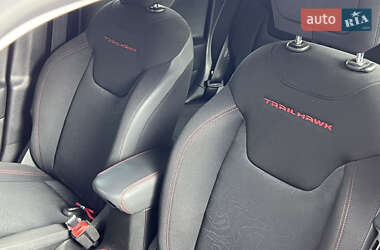 Внедорожник / Кроссовер Jeep Renegade 2015 в 