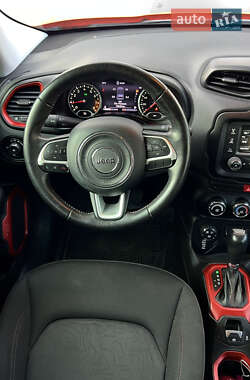 Внедорожник / Кроссовер Jeep Renegade 2015 в 