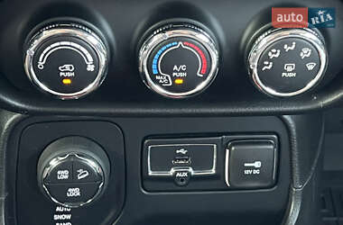 Внедорожник / Кроссовер Jeep Renegade 2015 в 