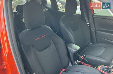 Внедорожник / Кроссовер Jeep Renegade 2015 в 