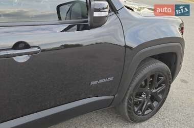 Внедорожник / Кроссовер Jeep Renegade 2016 в 