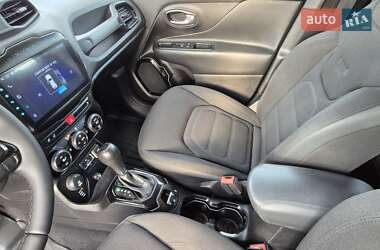 Внедорожник / Кроссовер Jeep Renegade 2016 в 
