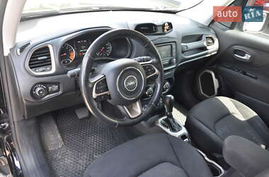 Внедорожник / Кроссовер Jeep Renegade 2016 в 