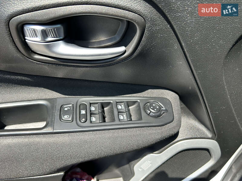 Внедорожник / Кроссовер Jeep Renegade 2018 в Одессе