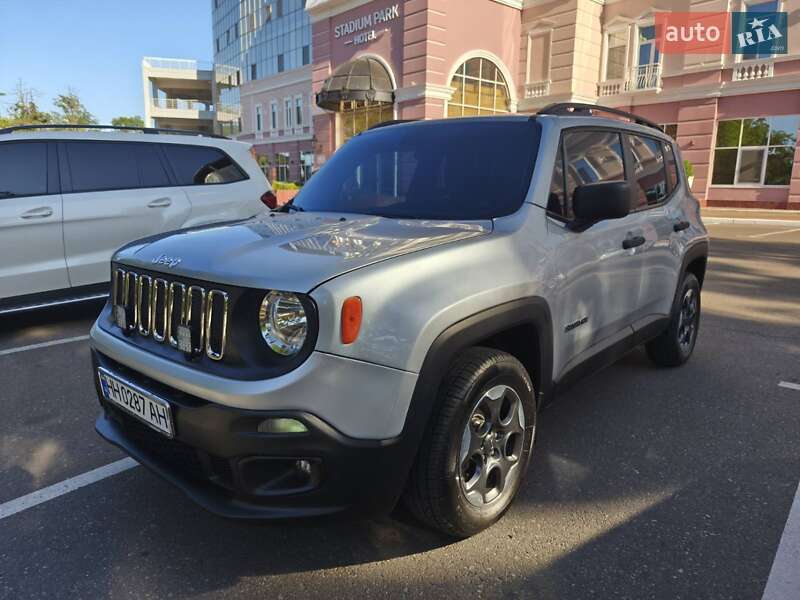 Внедорожник / Кроссовер Jeep Renegade 2016 в Одессе фото Внедорожник / Кроссовер Jeep Renegade 2016 в Одессе
