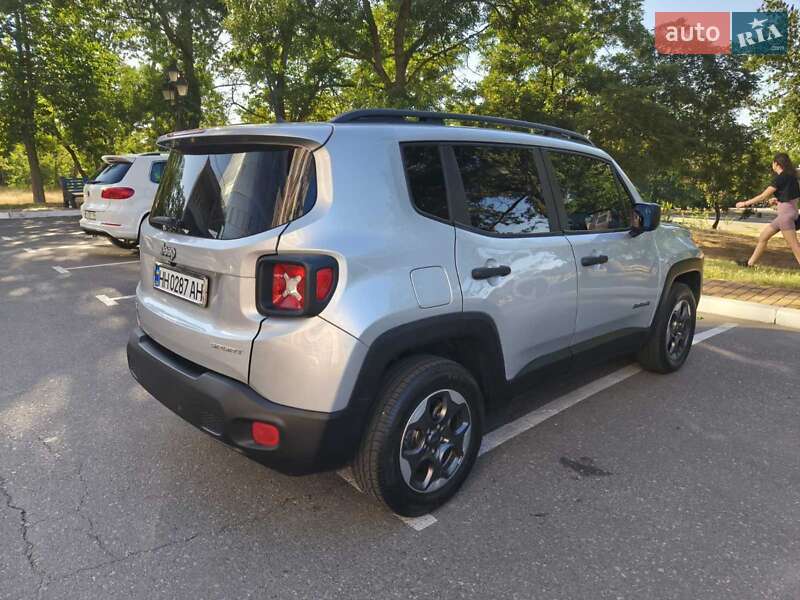 Внедорожник / Кроссовер Jeep Renegade 2016 в Одессе фото 6 Внедорожник / Кроссовер Jeep Renegade 2016 в Одессе