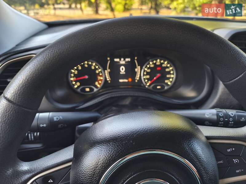 Внедорожник / Кроссовер Jeep Renegade 2016 в Одессе фото 22 Внедорожник / Кроссовер Jeep Renegade 2016 в Одессе