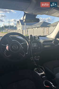 Внедорожник / Кроссовер Jeep Renegade 2016 в 