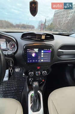 Позашляховик / Кросовер Jeep Renegade 2015 в Харкові