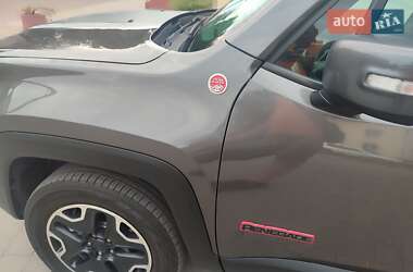 Внедорожник / Кроссовер Jeep Renegade 2016 в 