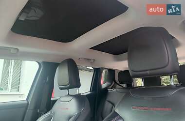 Внедорожник / Кроссовер Jeep Renegade 2016 в 