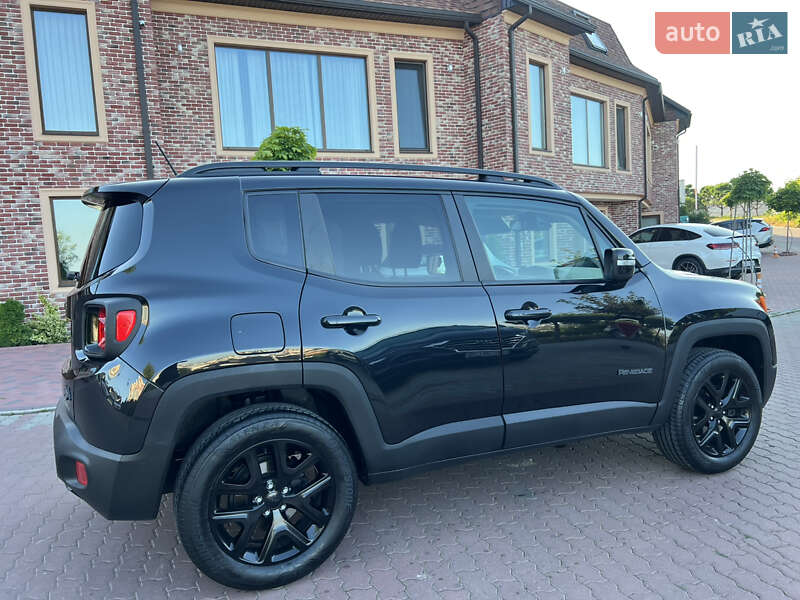 Позашляховик / Кросовер Jeep Renegade 2016 в Чернівцях