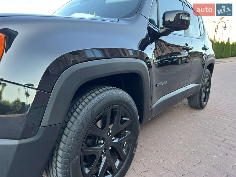 Позашляховик / Кросовер Jeep Renegade 2016 в Чернівцях