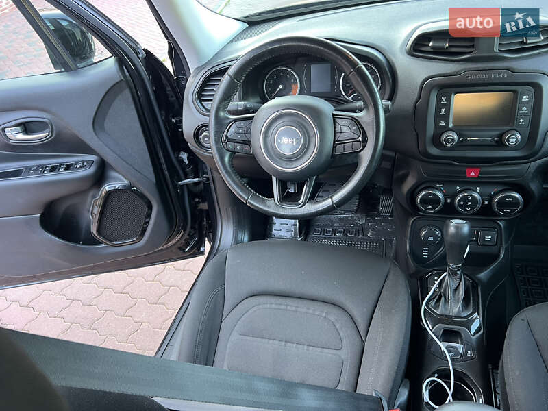 Позашляховик / Кросовер Jeep Renegade 2016 в Чернівцях