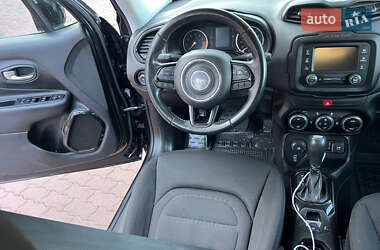 Внедорожник / Кроссовер Jeep Renegade 2016 в 