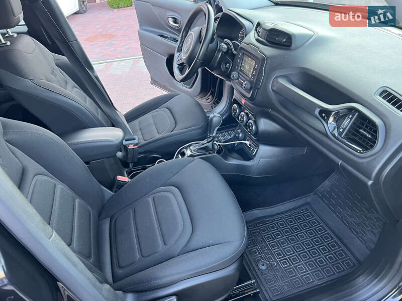 Позашляховик / Кросовер Jeep Renegade 2016 в Чернівцях