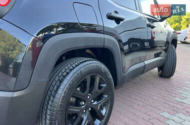 Внедорожник / Кроссовер Jeep Renegade 2016 в 