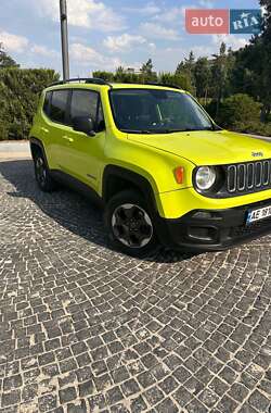 Внедорожник / Кроссовер Jeep Renegade 2017 в 