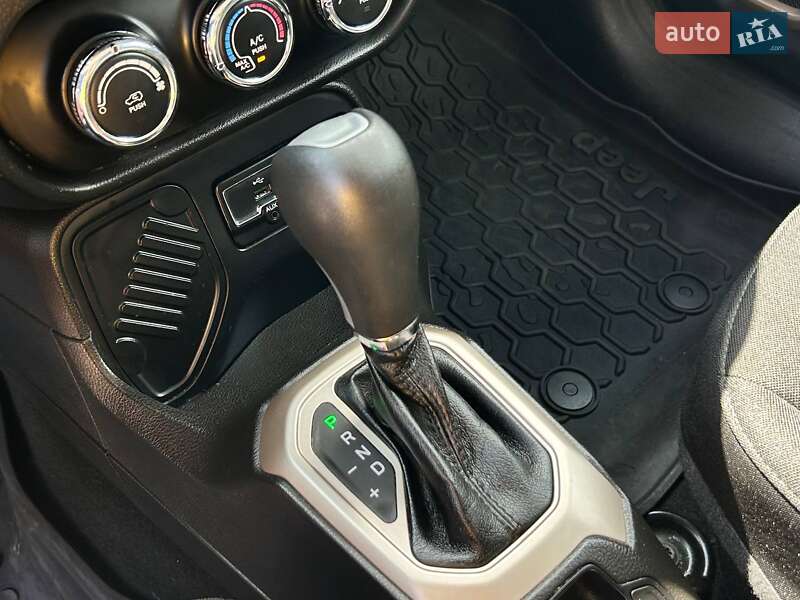 Внедорожник / Кроссовер Jeep Renegade 2016 в Одессе
