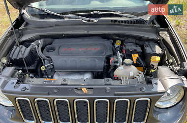 Внедорожник / Кроссовер Jeep Renegade 2017 в 