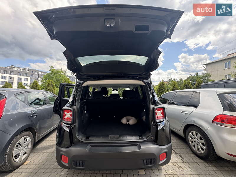 Позашляховик / Кросовер Jeep Renegade 2016 в Львові