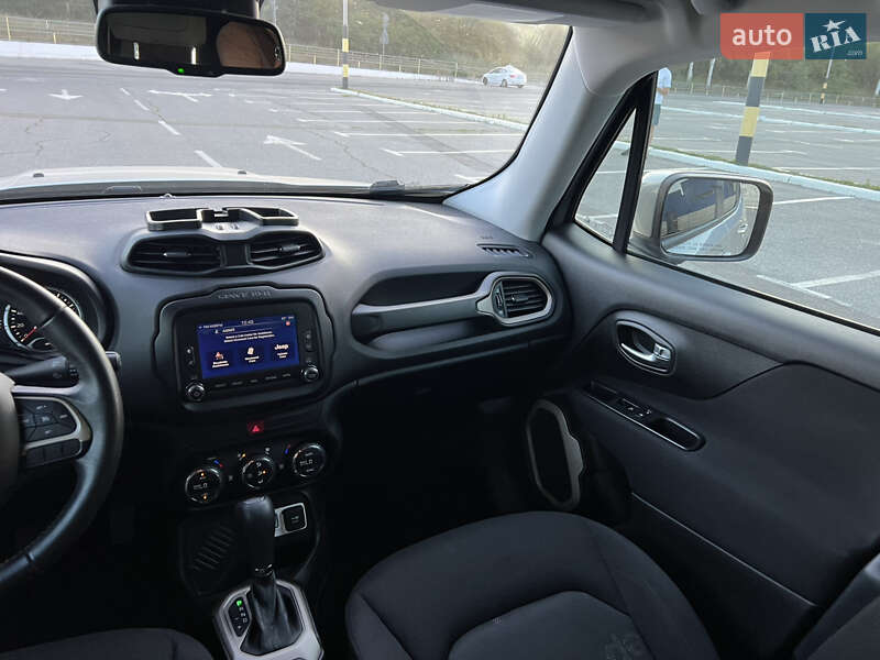 Внедорожник / Кроссовер Jeep Renegade 2016 в Киеве