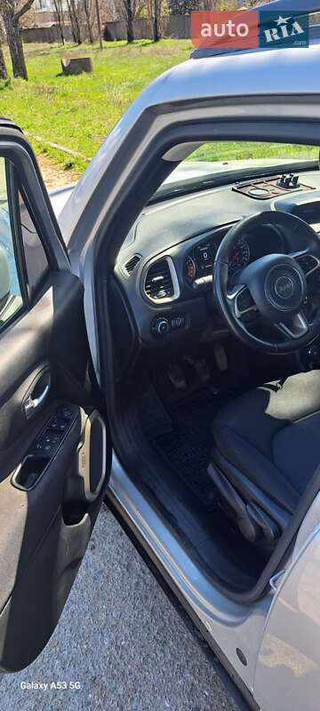 Внедорожник / Кроссовер Jeep Renegade 2015 в Белгороде-Днестровском