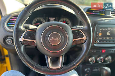Внедорожник / Кроссовер Jeep Renegade 2016 в 