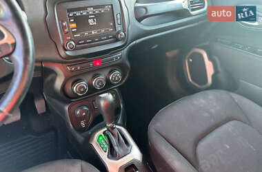 Внедорожник / Кроссовер Jeep Renegade 2016 в 