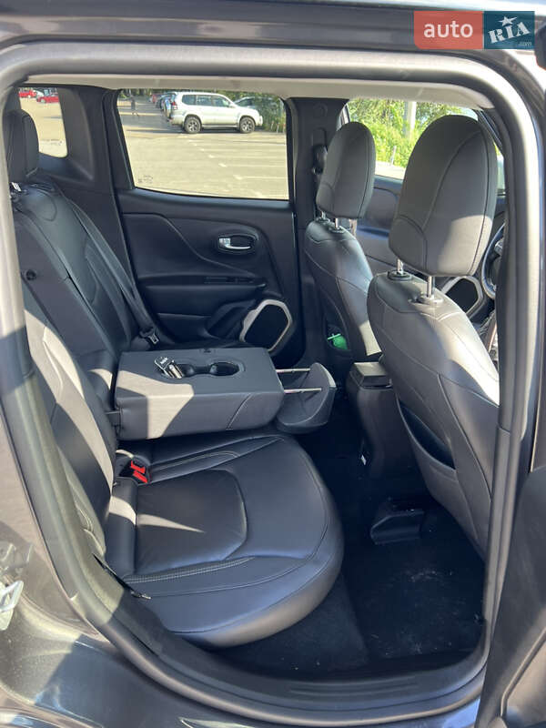 Внедорожник / Кроссовер Jeep Renegade 2017 в Киеве