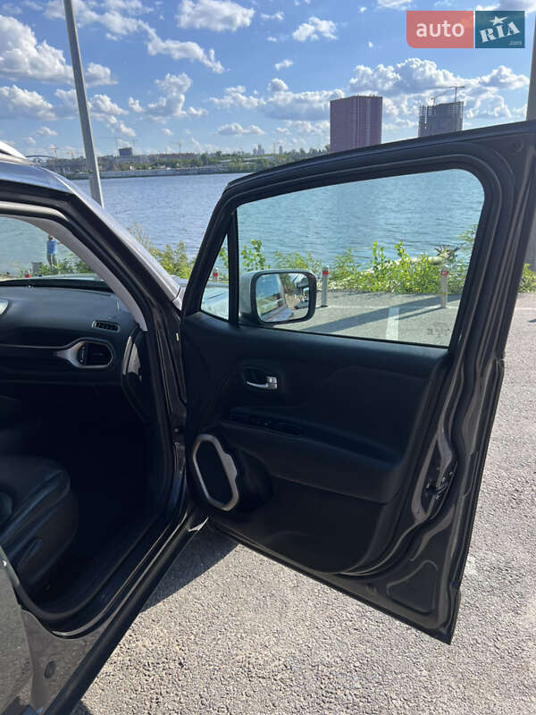 Внедорожник / Кроссовер Jeep Renegade 2017 в Киеве