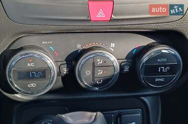 Внедорожник / Кроссовер Jeep Renegade 2017 в 