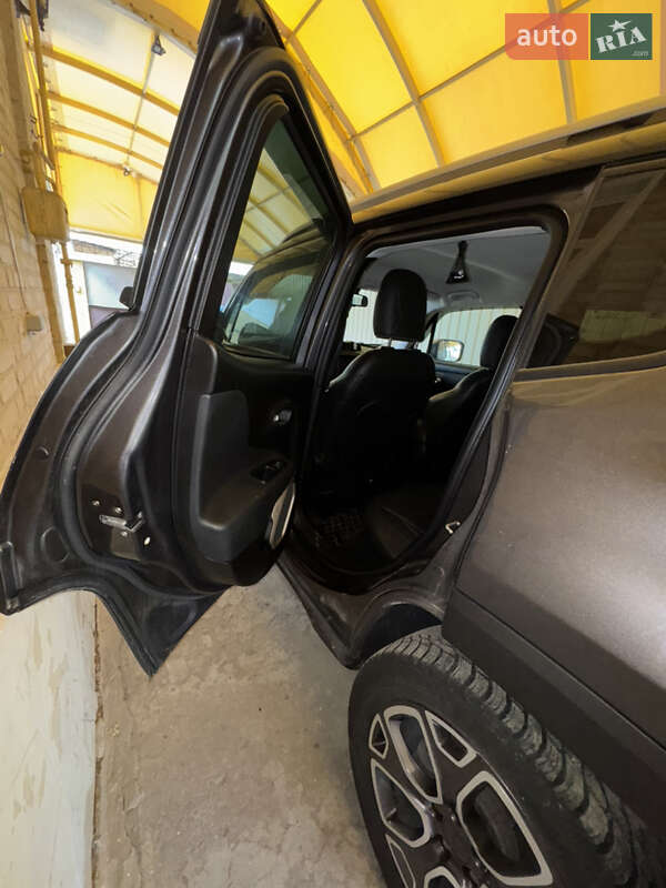 Позашляховик / Кросовер Jeep Renegade 2016 в Харкові