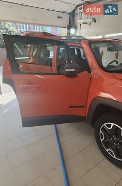 Внедорожник / Кроссовер Jeep Renegade 2017 в 