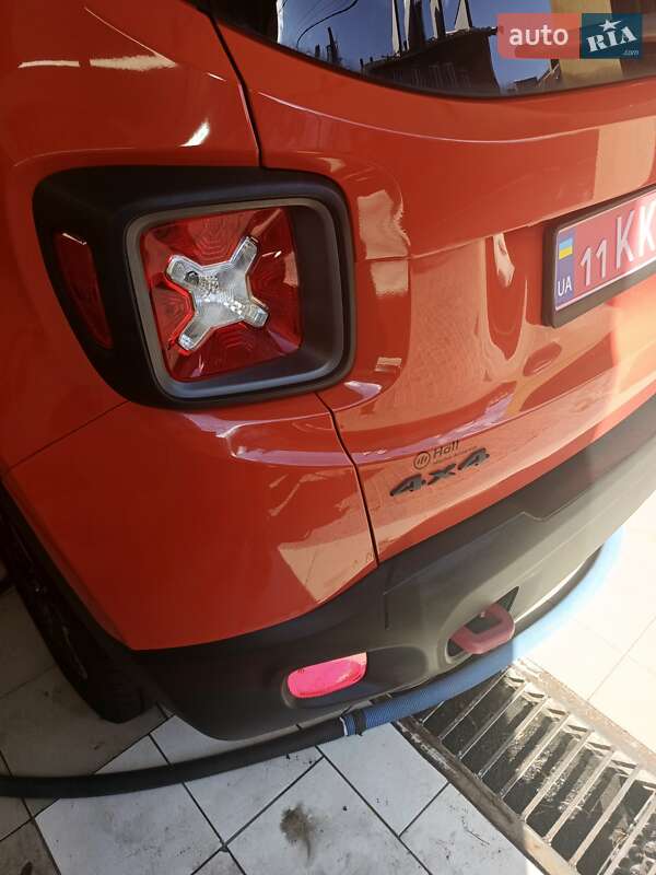 Внедорожник / Кроссовер Jeep Renegade 2017 в Ирпене