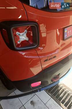 Внедорожник / Кроссовер Jeep Renegade 2017 в 