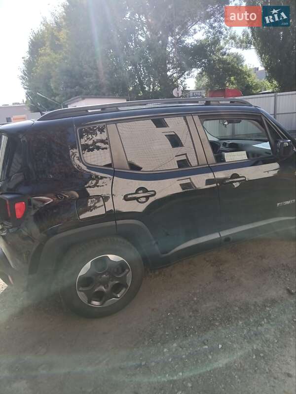 Внедорожник / Кроссовер Jeep Renegade 2015 в Киеве