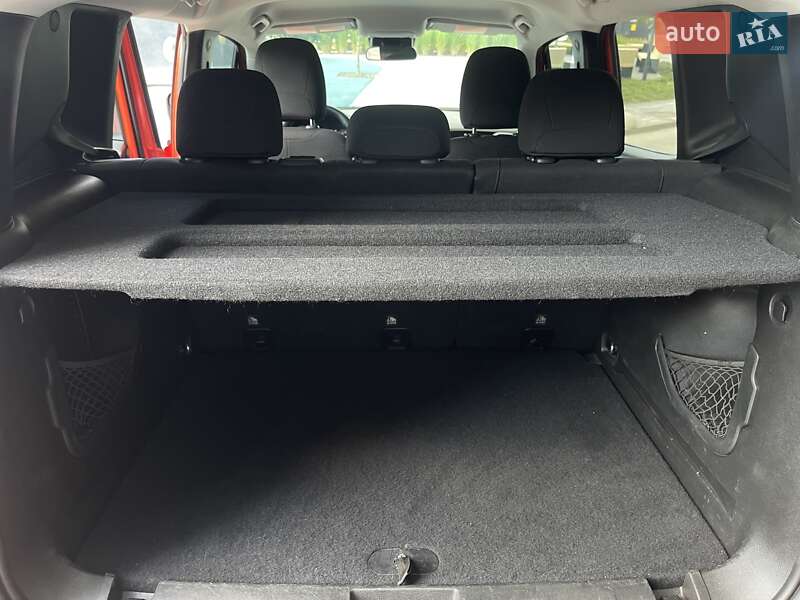 Внедорожник / Кроссовер Jeep Renegade 2016 в Львове