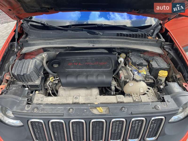 Внедорожник / Кроссовер Jeep Renegade 2016 в Львове