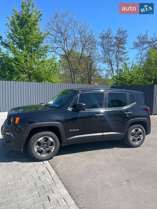 Внедорожник / Кроссовер Jeep Renegade 2015 в 