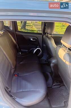 Внедорожник / Кроссовер Jeep Renegade 2017 в 